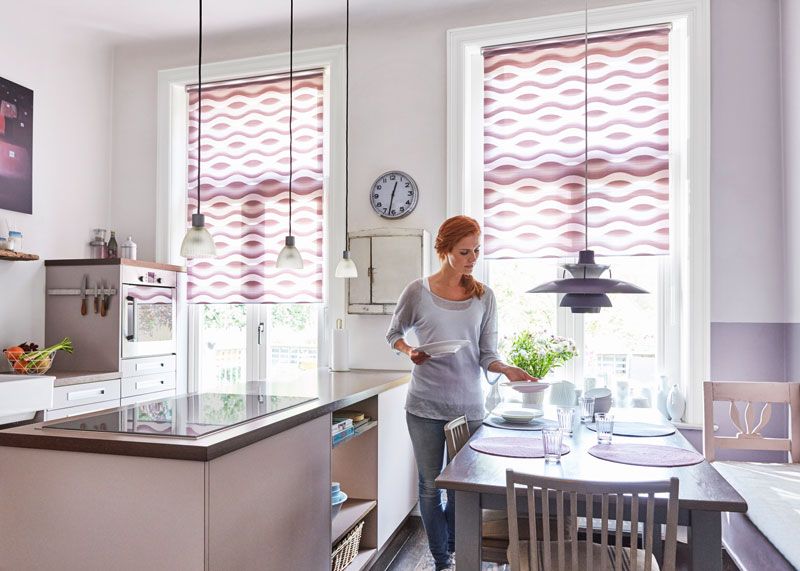 Doppelrollo lichtdurchlässig für die Küche mit bodentiefen Fenstern Doppelrollo lichtdurchlässig für die Küche mit bodentiefen Fenstern