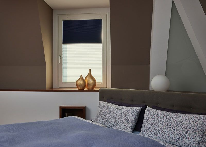Dekoration für Zuhause, Innenarchitektur, Kissen, Bett, Fenster