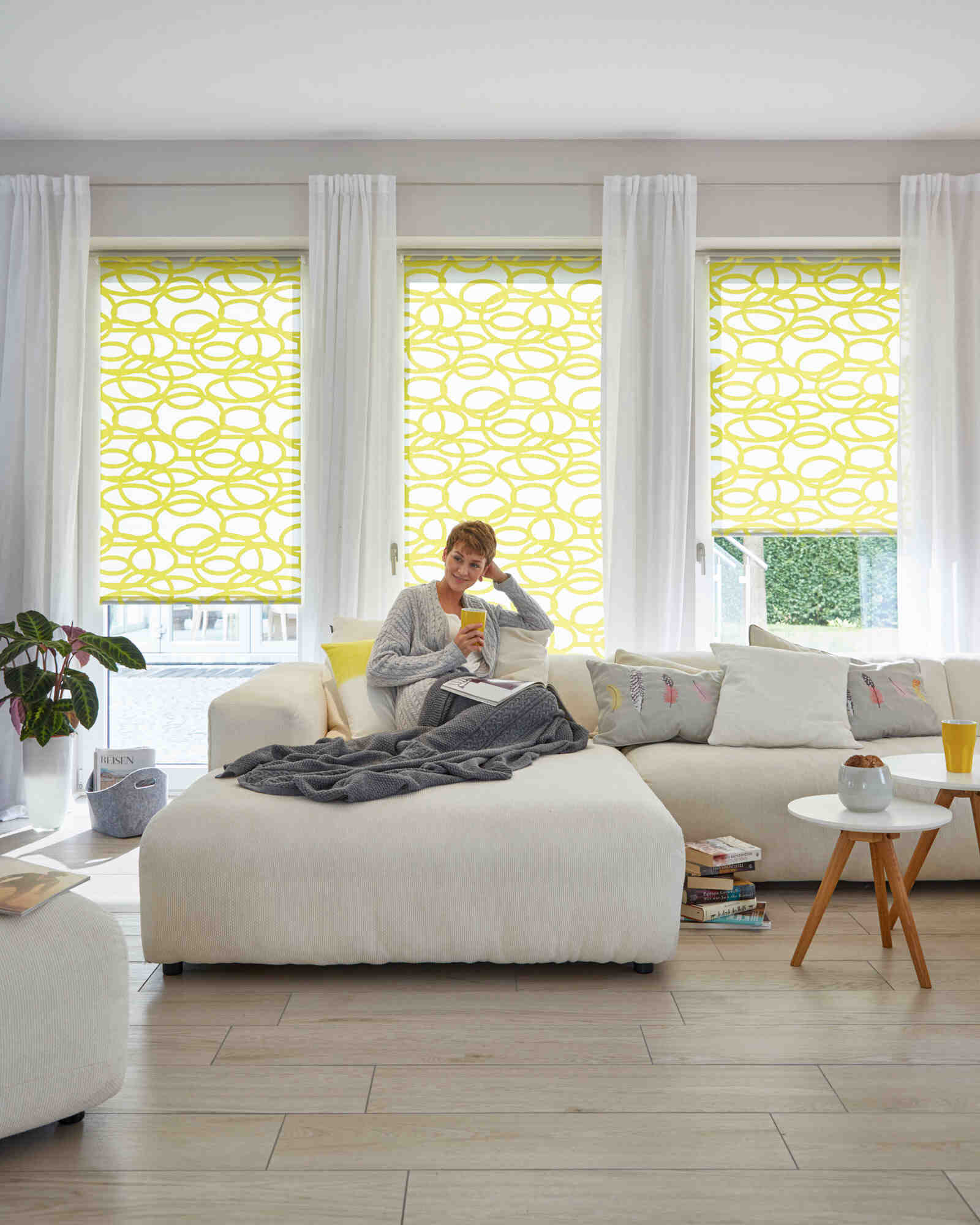 Rollos für den Wintergarten mit Thermofunktion und Mustern Rollos für den Wintergarten mit Thermofunktion und Mustern