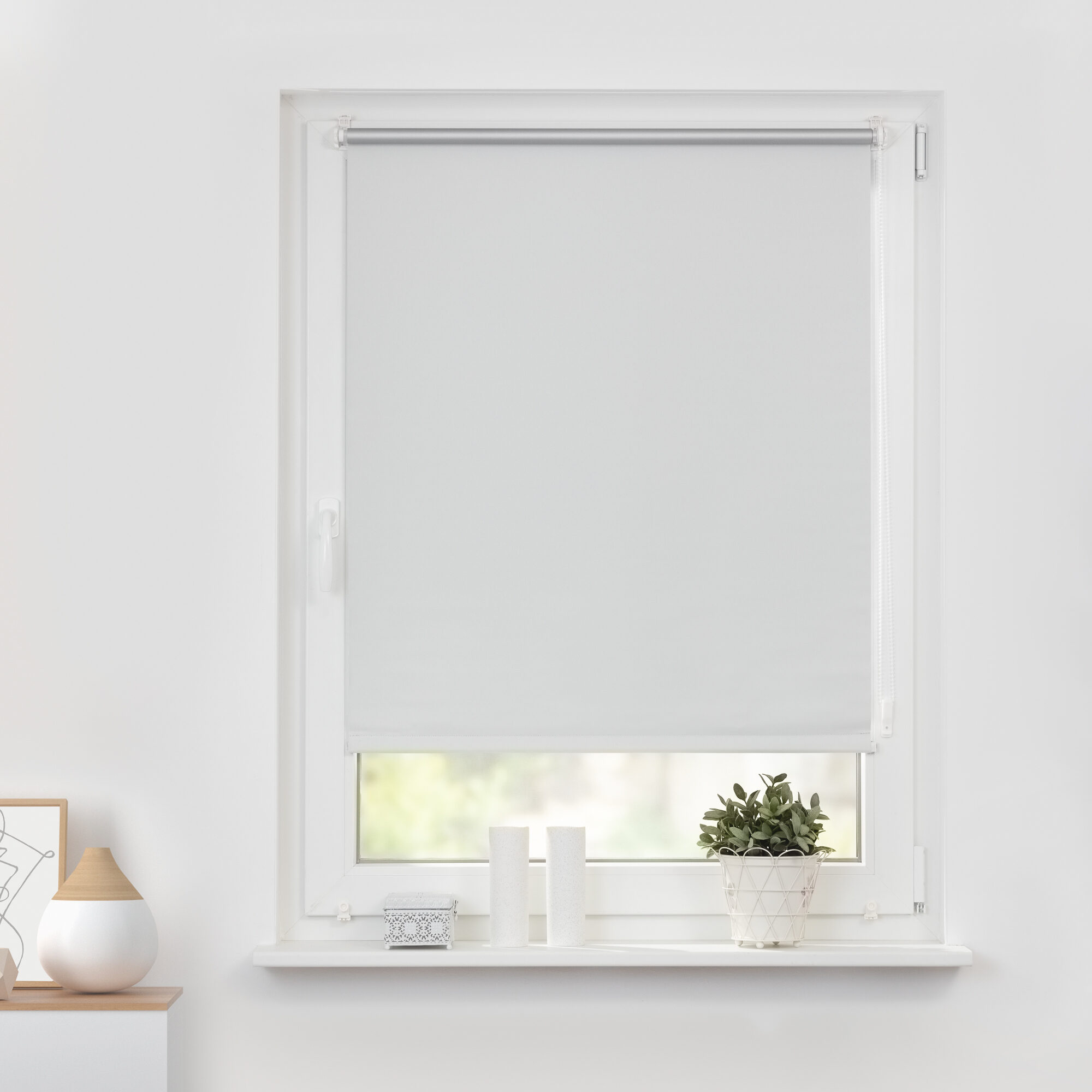 Thermo-Rollo verspannt Porto Pflanze, Dekoration für Zuhause, Fenster, Schatten am Fenster, Fensterbank, Pflanze, Dekoration für Zuhause, Fenster, Schatten am Fenster, Fensterbank, Pflanze, Dekoration für Zuhause, Fenster, Schatten am Fenster, Fensterbank